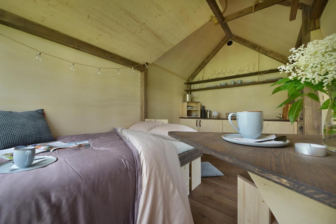 Hotel Glamping Hluboka Hluboká nad Vltavou Exterior foto